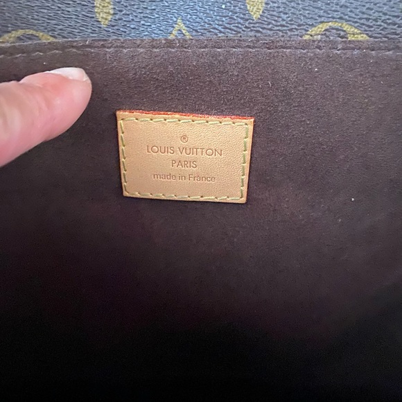 LOUIS VUITTON CROSSBODY BAG - Picture 5 of 16